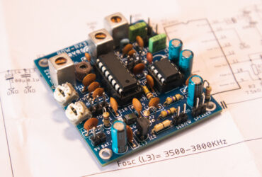 Simple Direct Conversion Receiver For The 80m Band - MC3361 and LM386